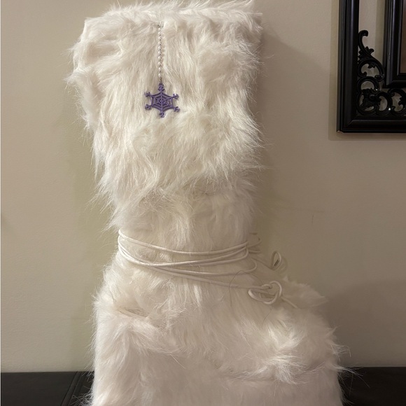 YRU Monster High Abbey Bominable Frost Boots size 8 - Picture 3 of 6